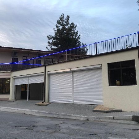 Cafe-Hotel Assir Pitsunda Exterior foto