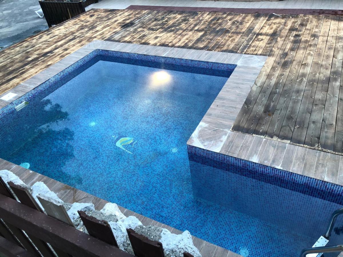 Cafe-Hotel Assir Pitsunda Exterior foto
