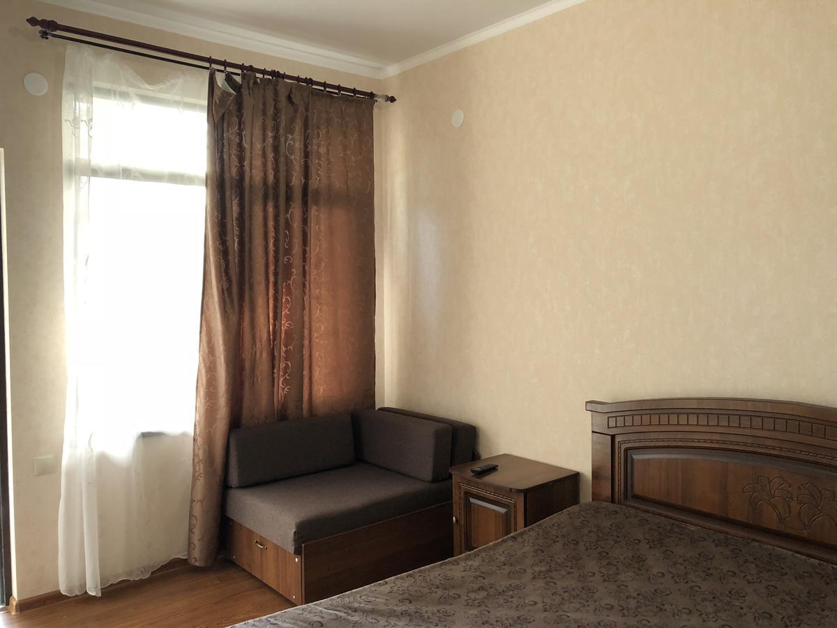 Cafe-Hotel Assir Pitsunda Exterior foto